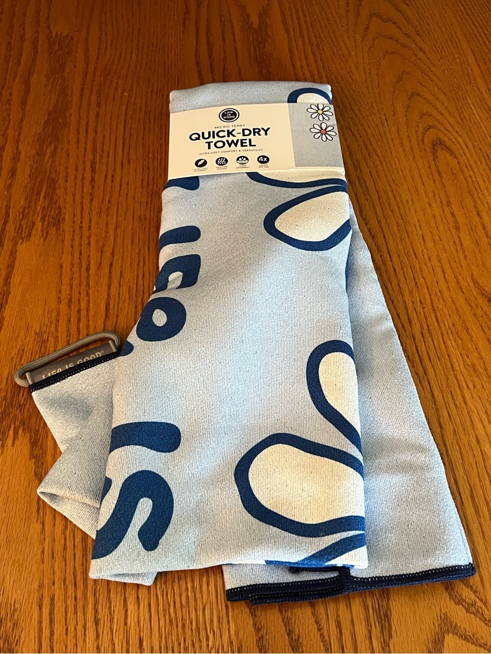 Life Is Good Quick-Dry Towel in Light Blue with Daisies
